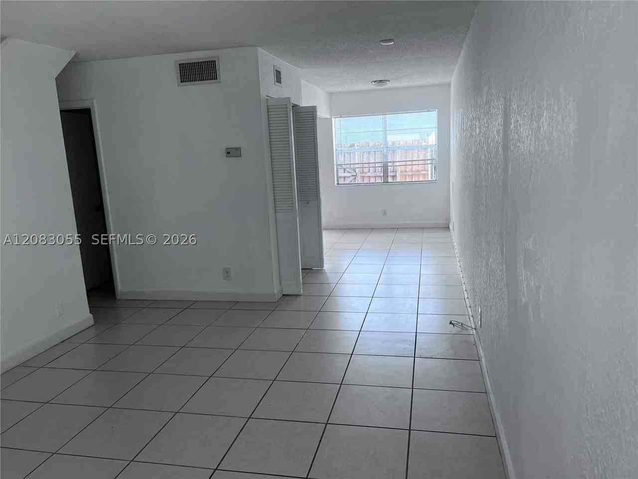 4651 Nw 9th Dr #4651 - Photo 5 of 22