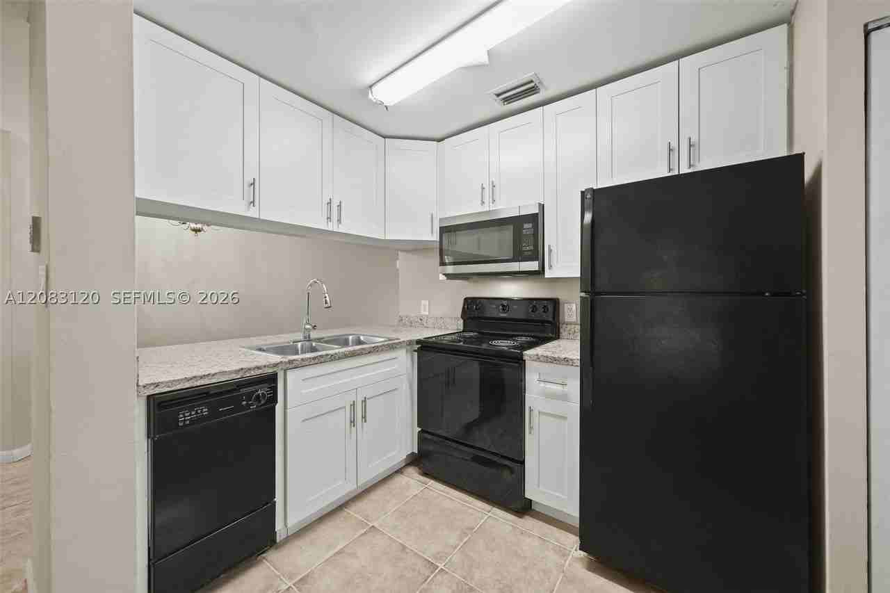 1076 Coral Club Dr #1076 - Photo 2 of 31