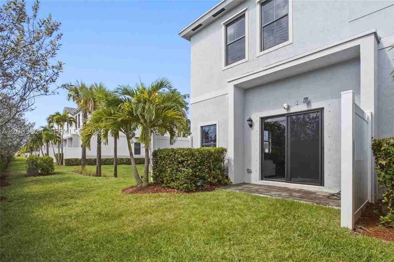 926 Nw 3rd Ter #926 - Photo 6 of 34
