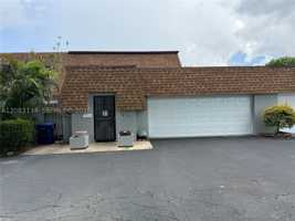 featured image of 19233 E Lake Dr #19233