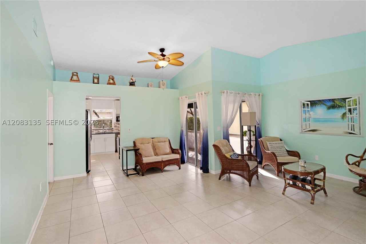 527 Se 21st Dr #527 - Photo 6 of 17