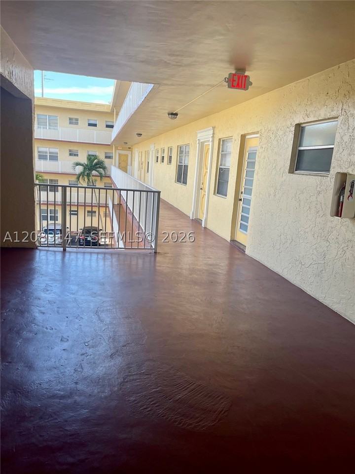 3940 Nw 42nd Ave #321 - Photo 3 of 13