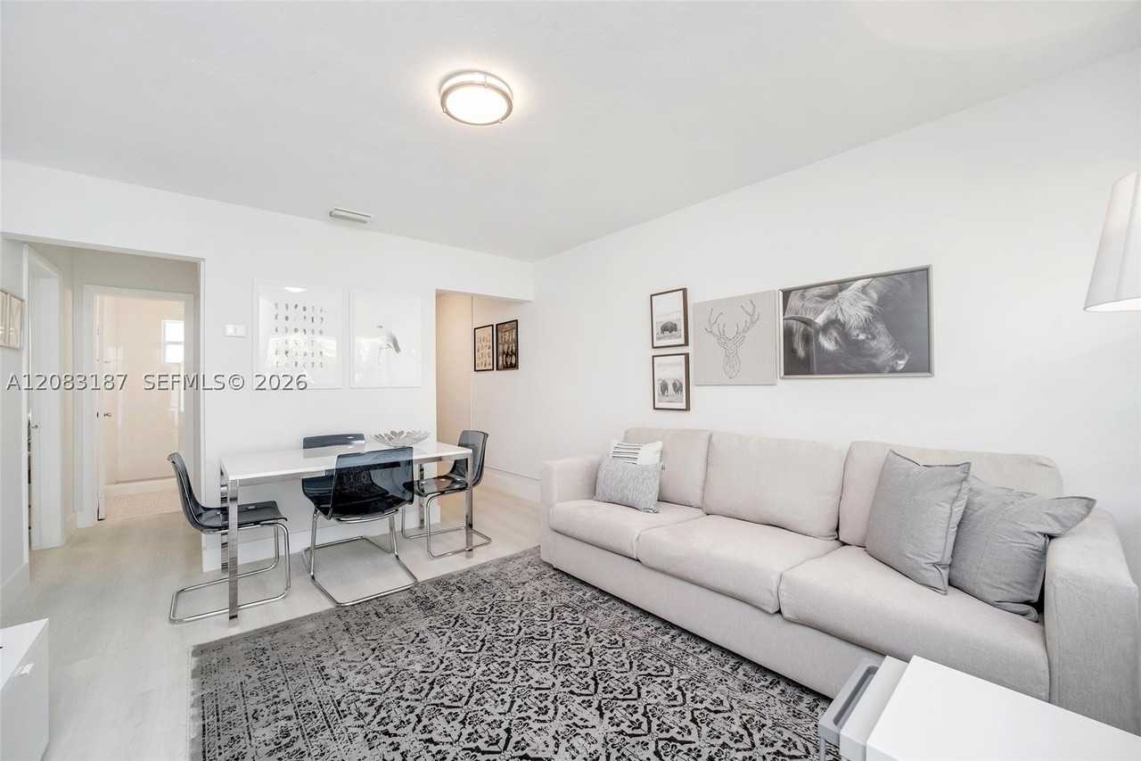 6210 Sw 59th Pl #0 - Photo 2 of 18
