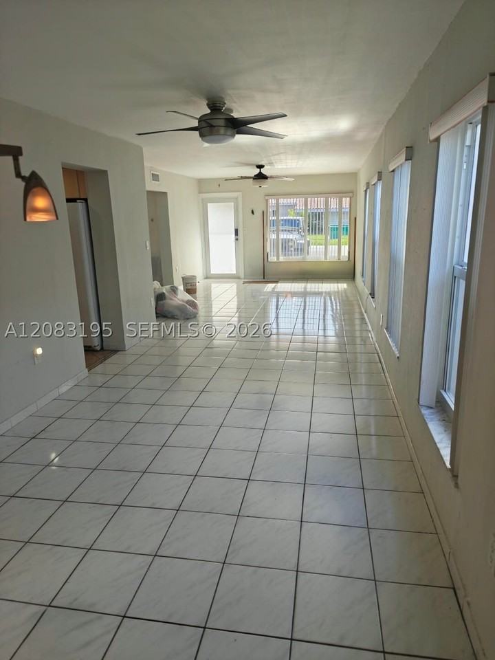 617 Nw 58th Ave - Photo 2 of 14