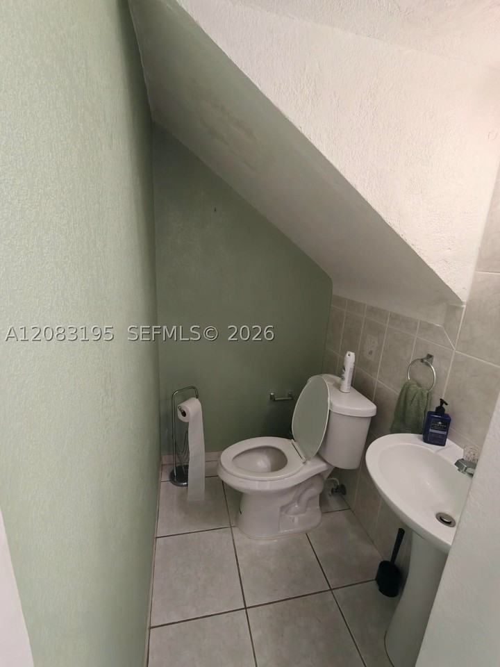 617 Nw 58th Ave - Photo 7 of 14