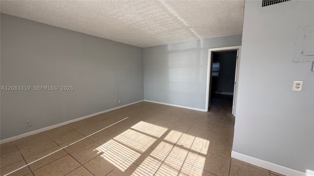 5436 Nw 19th St #5408 - Photo 6 of 18