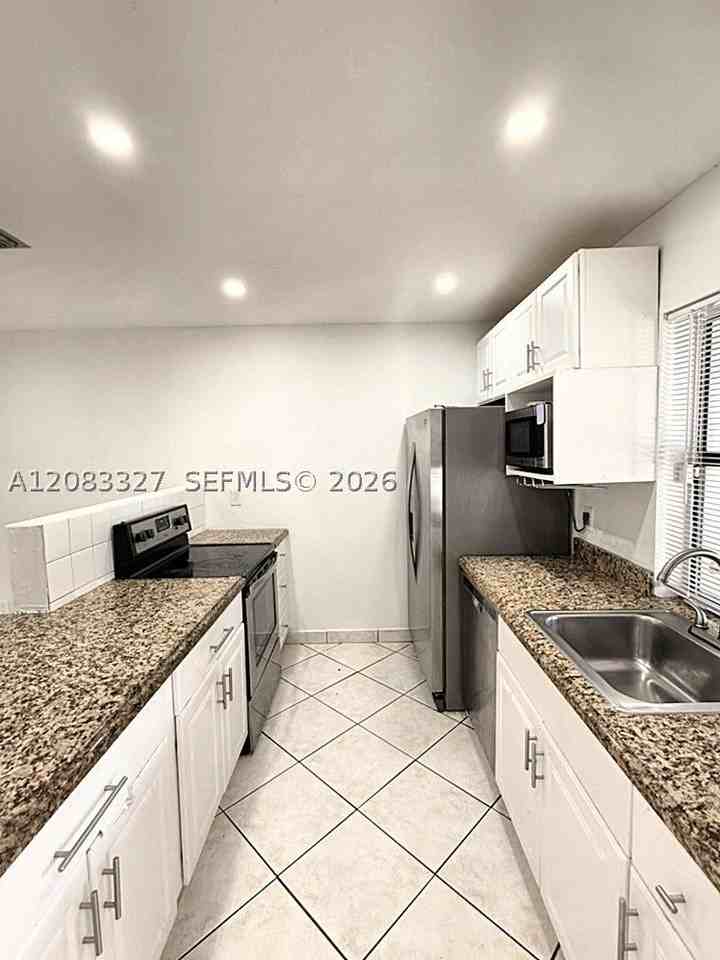 10554 Nw 3rd St #0 - Photo 5 of 16