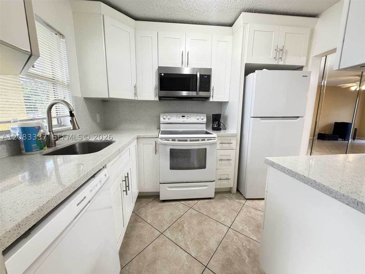 9949 Sandalfoot Blvd #514