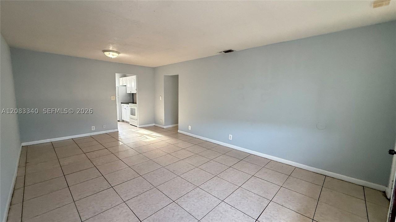 5318 Nw 18th Pl #5318 - Photo 2 of 15