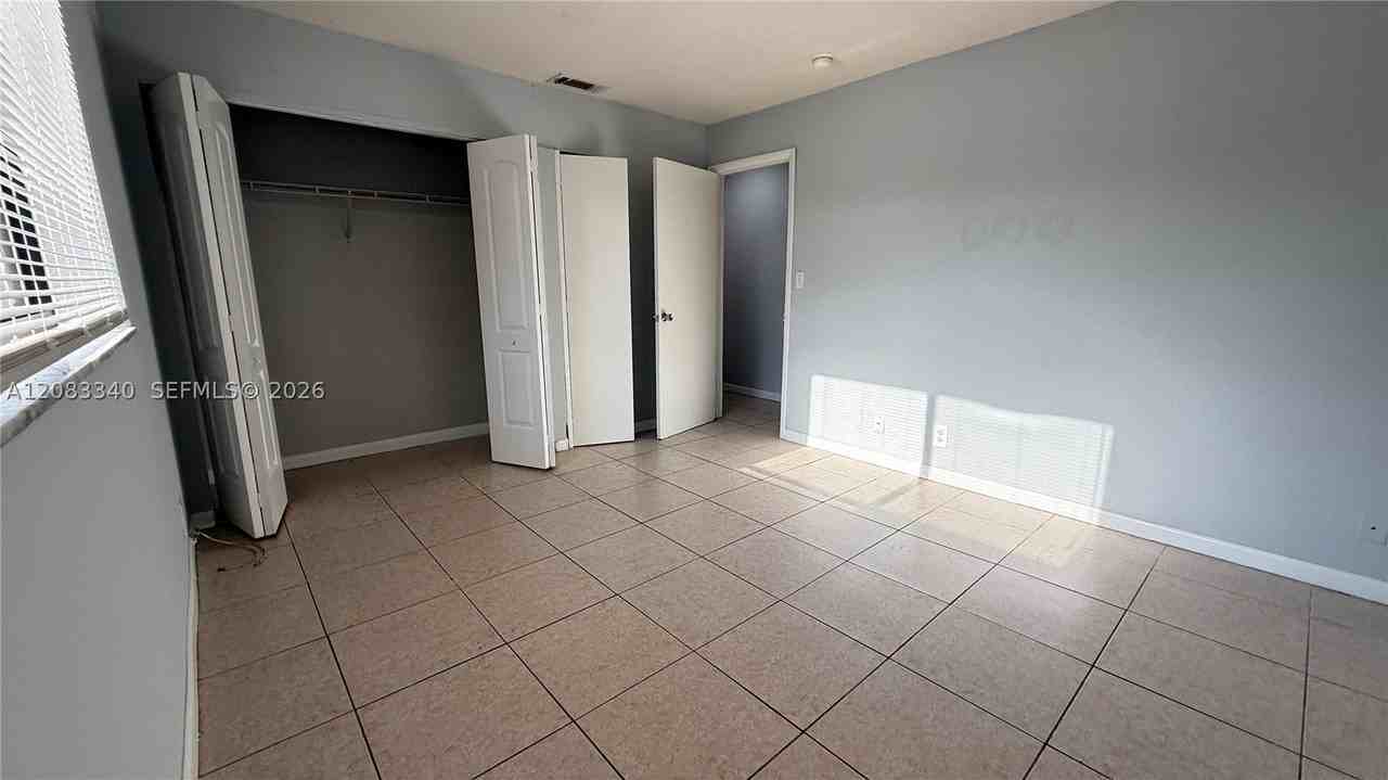 5318 Nw 18th Pl #5318 - Photo 7 of 15