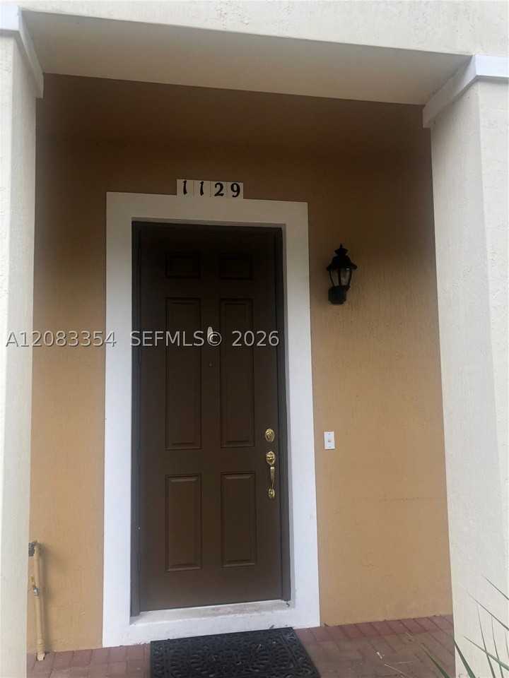 1129 Sw 147th Ter - Photo 2 of 26