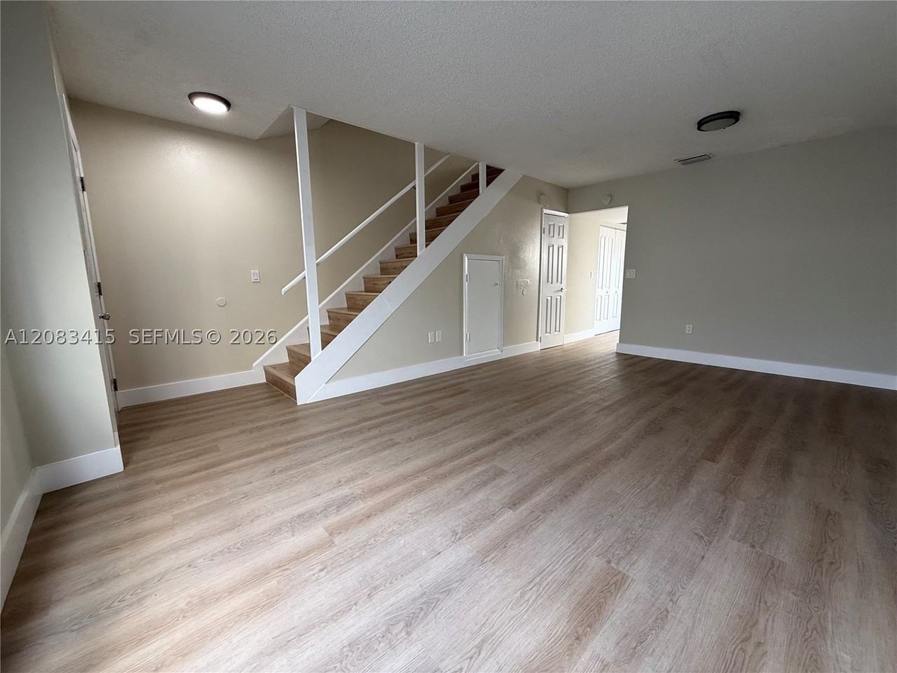 470 Ne 18th Ave #102 - Photo 2 of 12