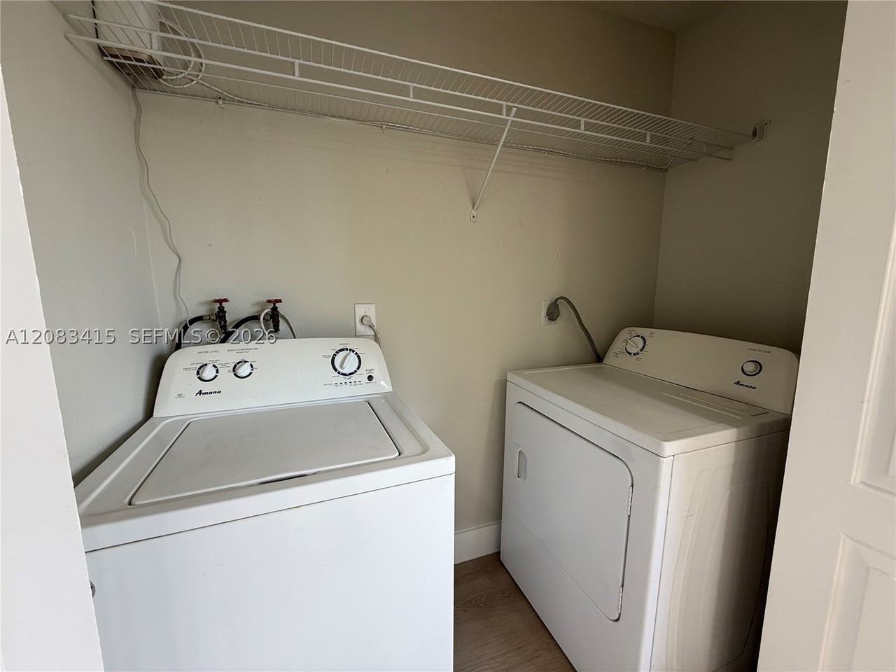 470 Ne 18th Ave #102 - Photo 5 of 12