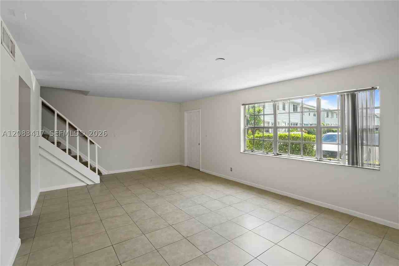 1749 Sw 81st Ln #5-30 - Photo 5 of 44