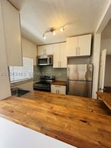 648 Ne 80th St #10 - Photo 1 of 1