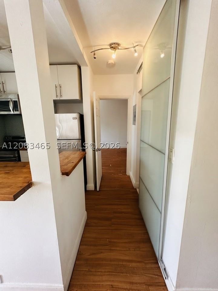 648 Ne 80th St #10 - Photo 7 of 17
