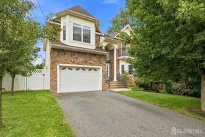 featured image of 39 Hamilton Ave
