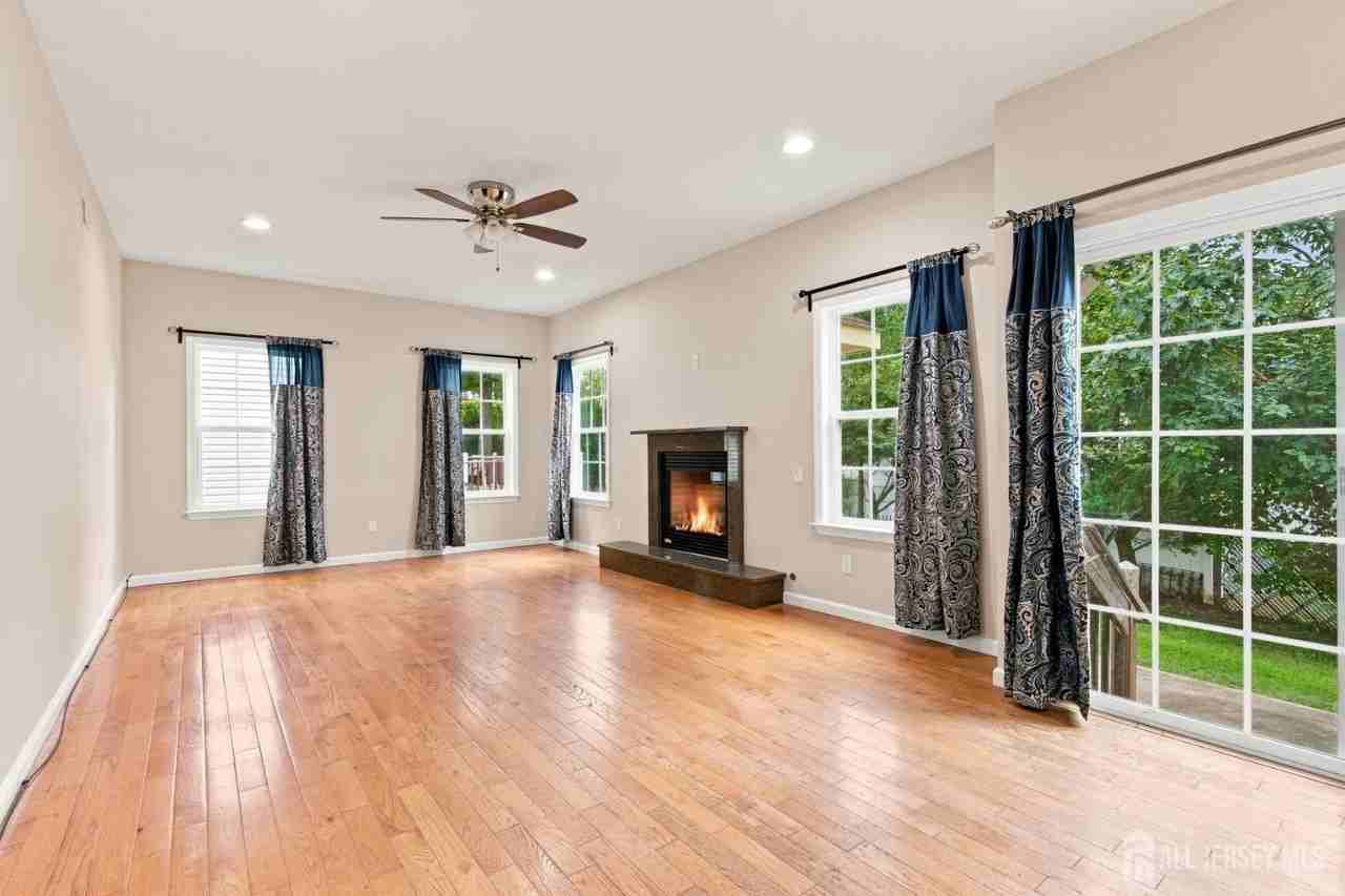39 Hamilton Ave - Photo 6 of 31