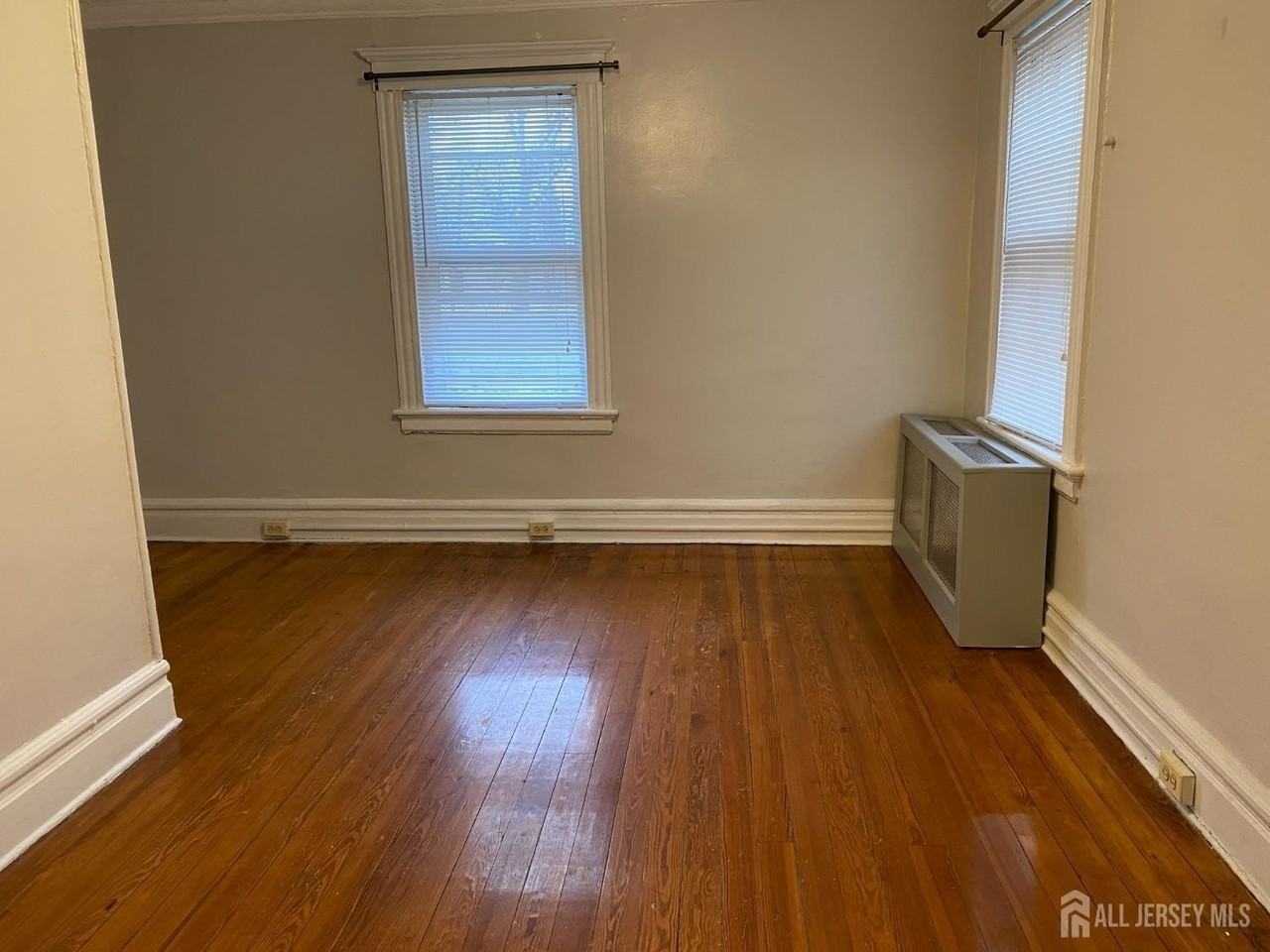 237 Montgomery St #2 - Photo 3 of 12