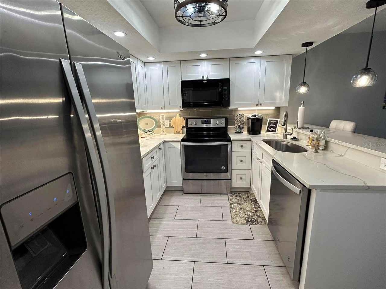 6301 Manatee Ave W - Photo 3 of 27