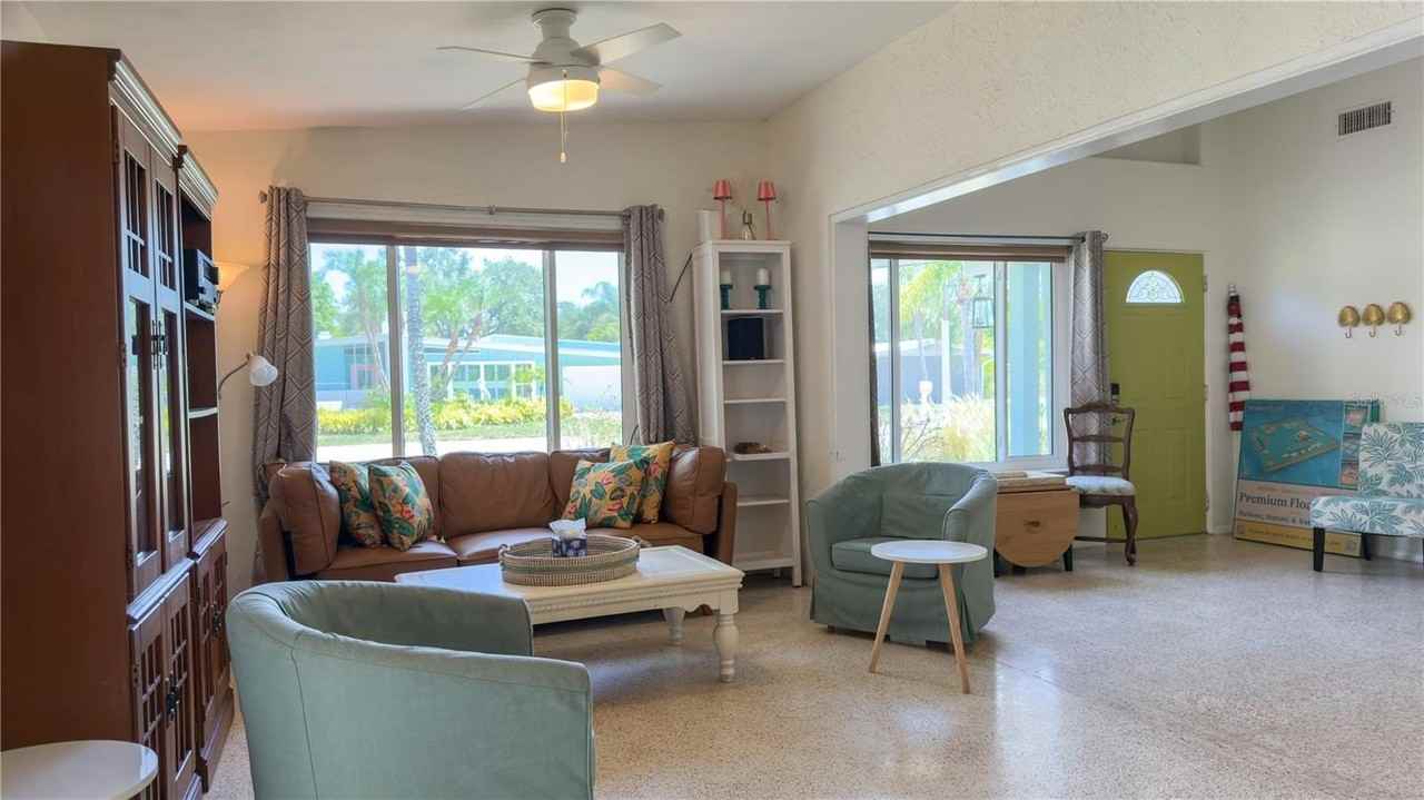 2215 Alvarado Ln - Photo 6 of 27