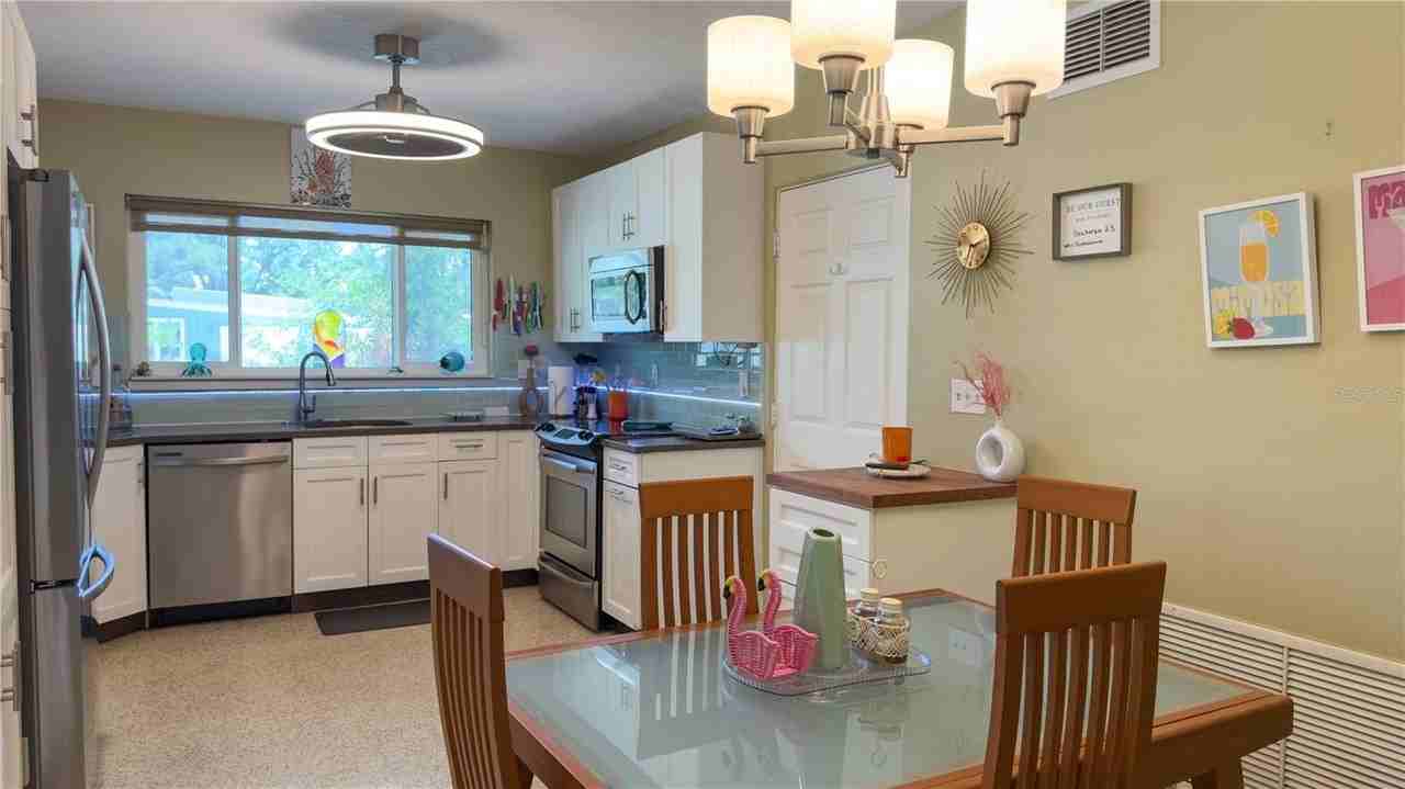 2215 Alvarado Ln - Photo 7 of 27