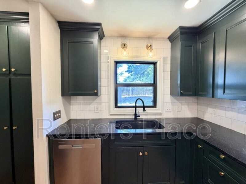 1531 S Gary Pl - Photo 7 of 17