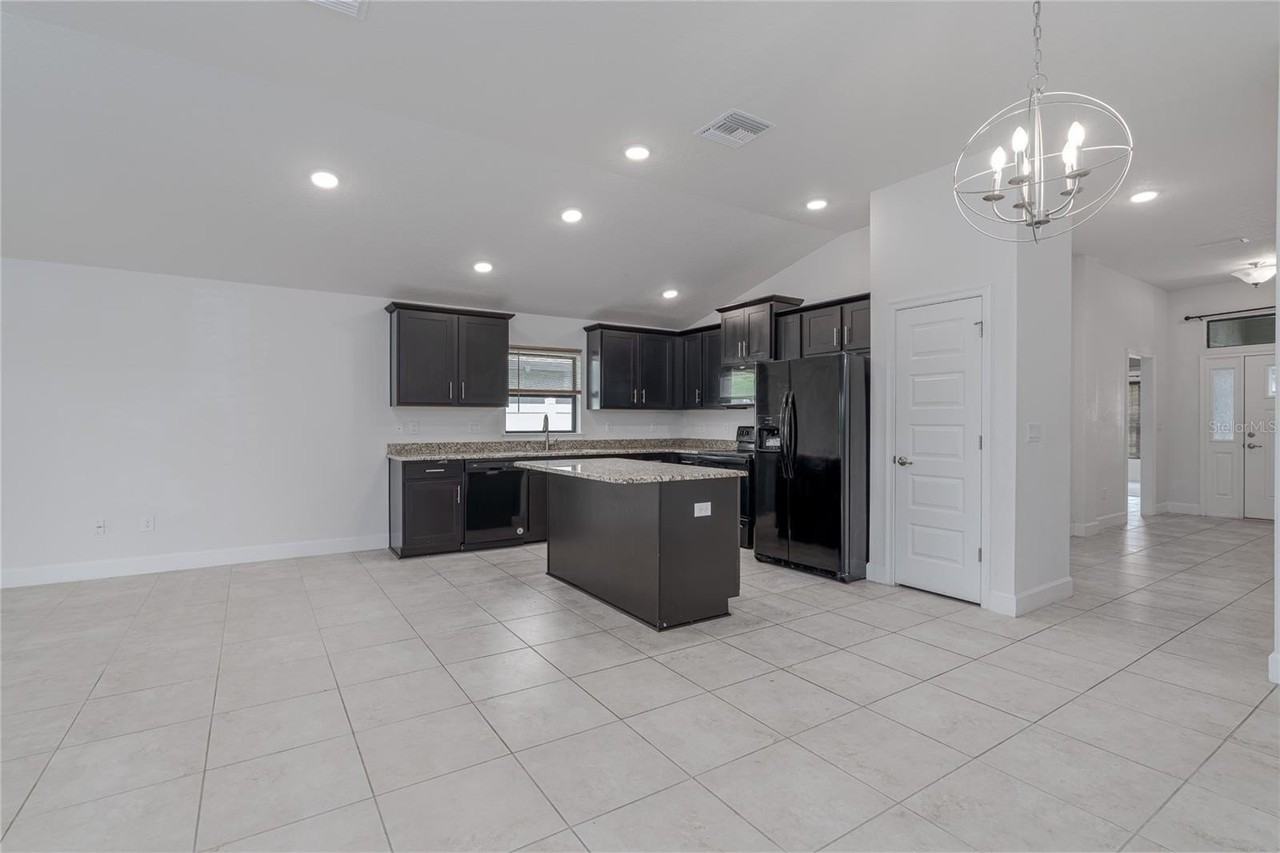 9123 46th Ct E - Photo 5 of 26