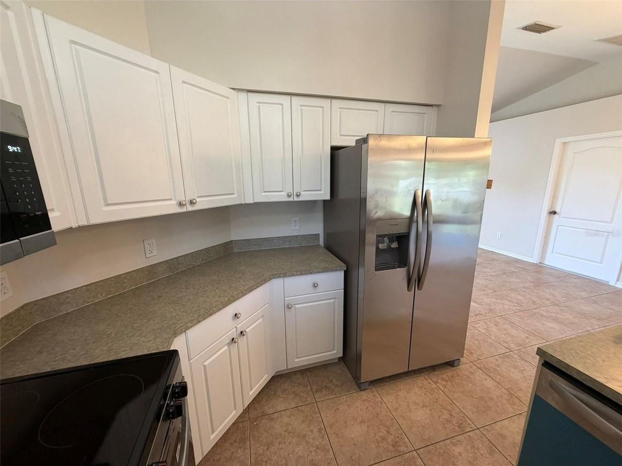 8366 Glover Ave - Photo 6 of 15
