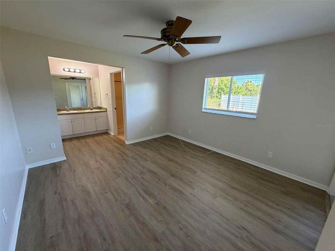 8366 Glover Ave - Photo 7 of 15