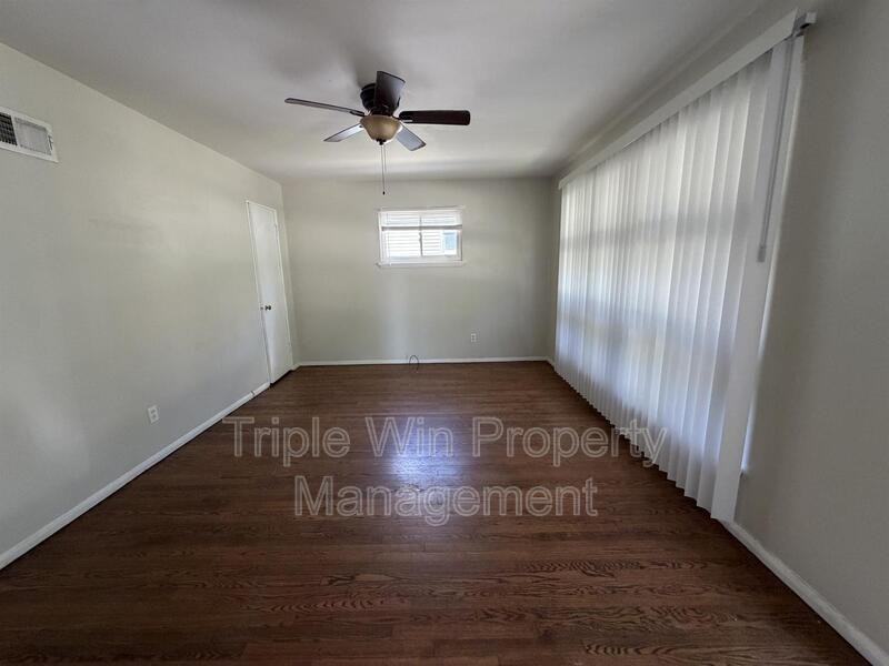 6917 Berkridge Ct - Photo 4 of 17