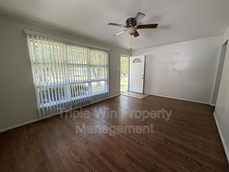 6917 Berkridge Ct - Photo 5 of 17