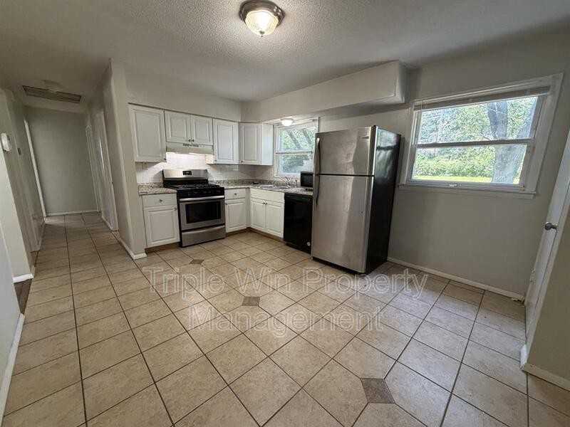 6917 Berkridge Ct - Photo 6 of 17
