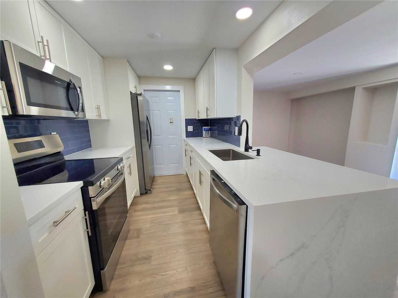 20191 Gladstone Ave - Photo 4 of 21