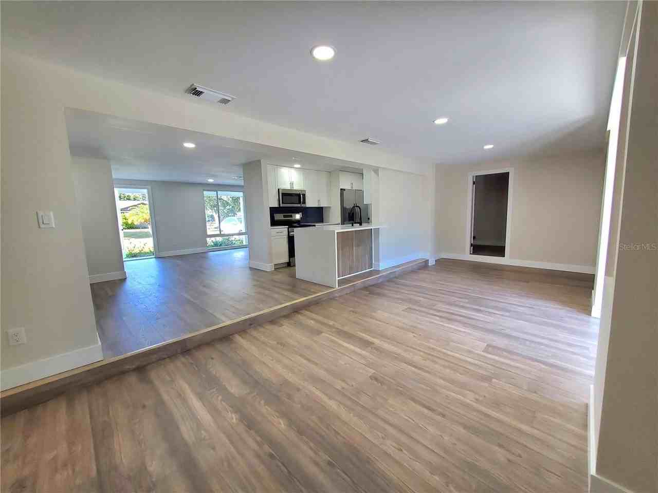 20191 Gladstone Ave - Photo 5 of 21