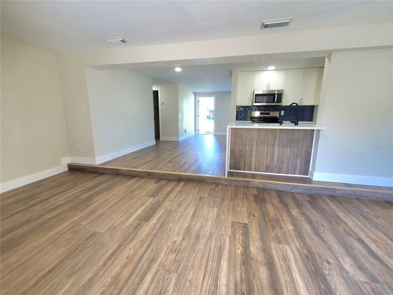 20191 Gladstone Ave - Photo 7 of 21