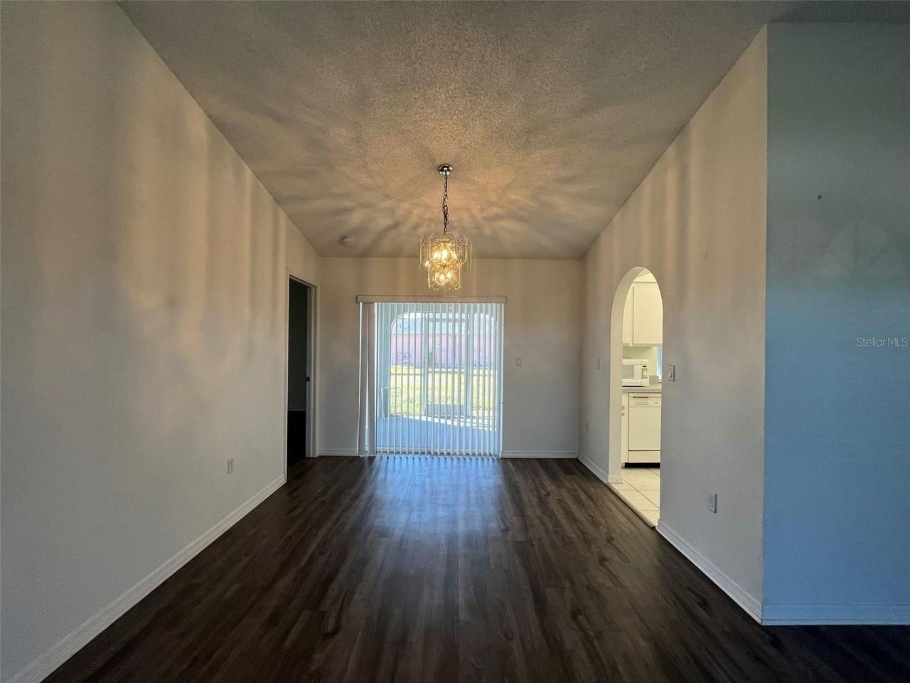 26453 Trinilas Dr - Photo 3 of 14