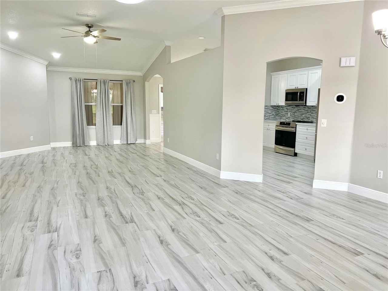 919 Camino Del Rey Dr - Photo 2 of 43