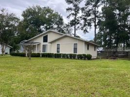 featured image of 2832 Nw 44th Pl