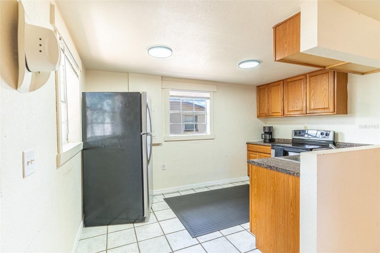 225 W Northside Dr - Photo 4 of 29