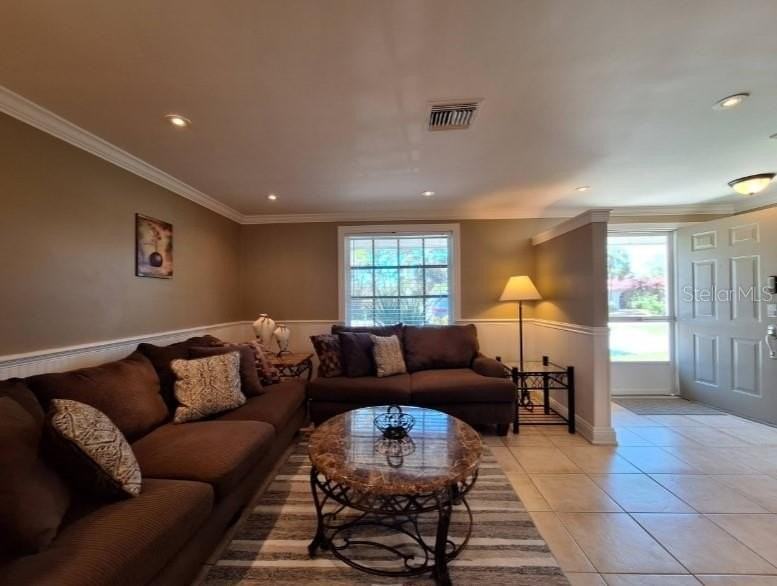 695 Alligator Dr - Photo 2 of 12