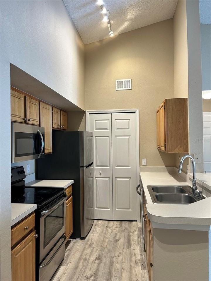 13102 Mulberry Park Dr #934 - Photo 3 of 11