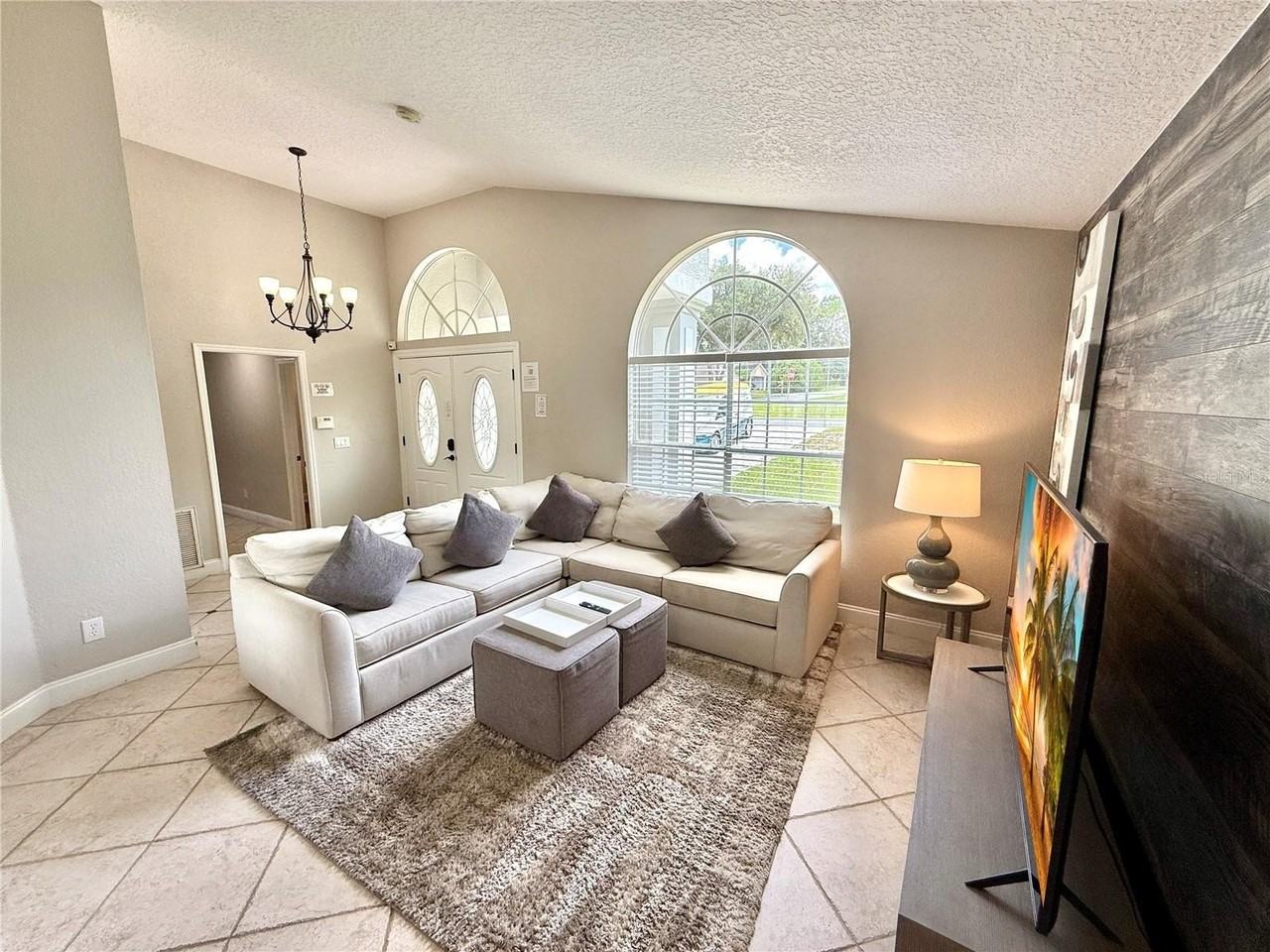 102 Titan Dr - Photo 4 of 50