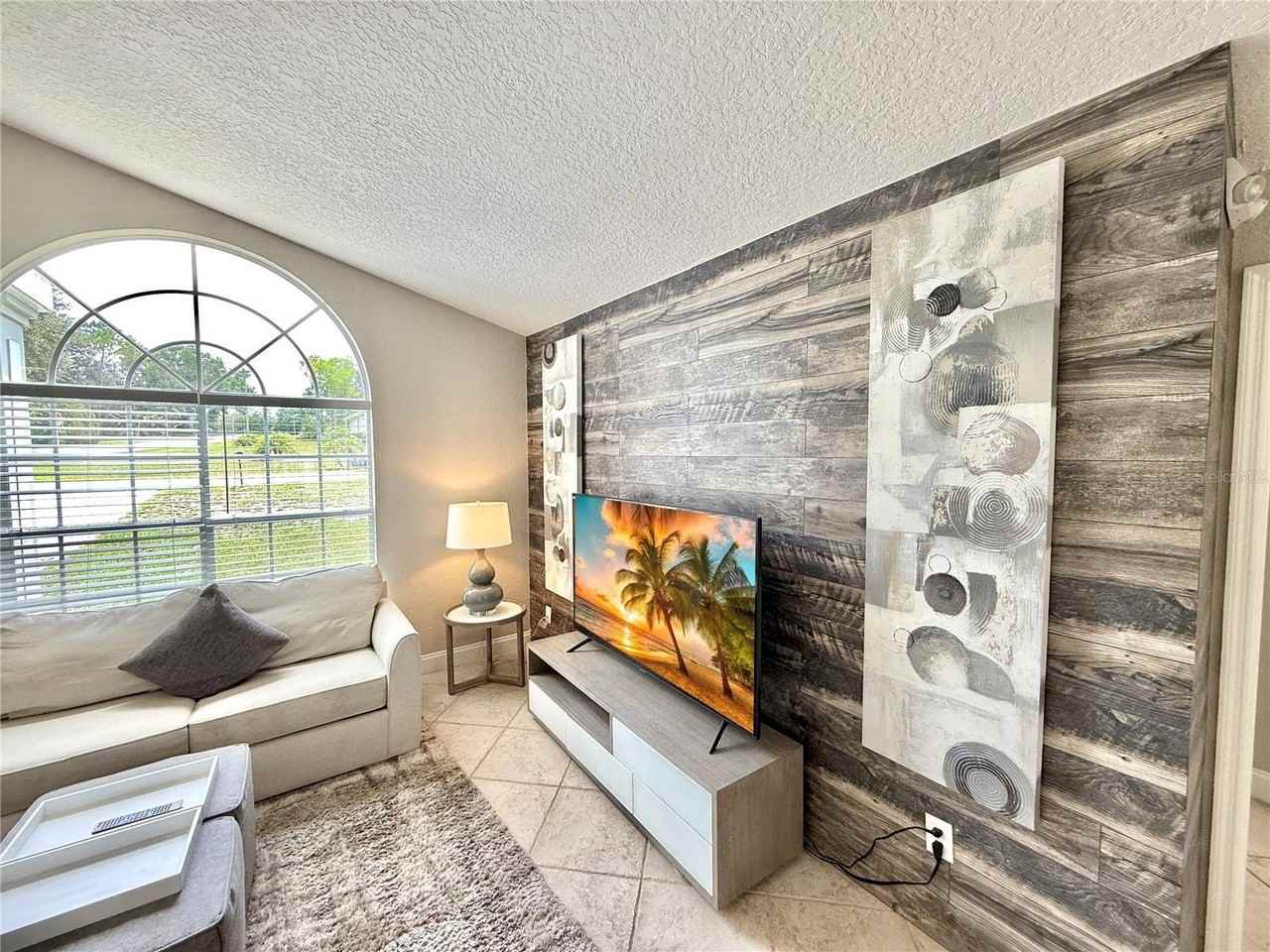 102 Titan Dr - Photo 5 of 50