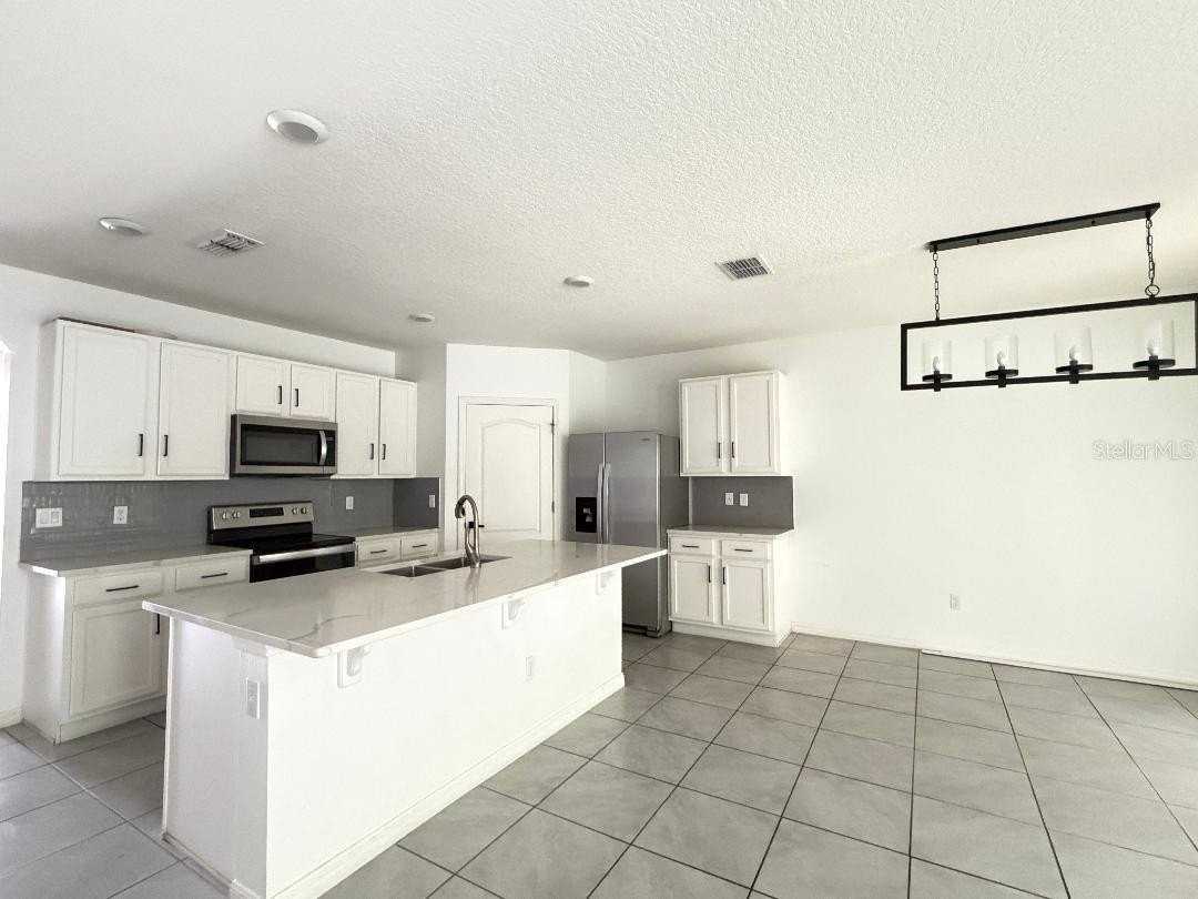 3741 Crimson Clover Dr - Photo 3 of 17