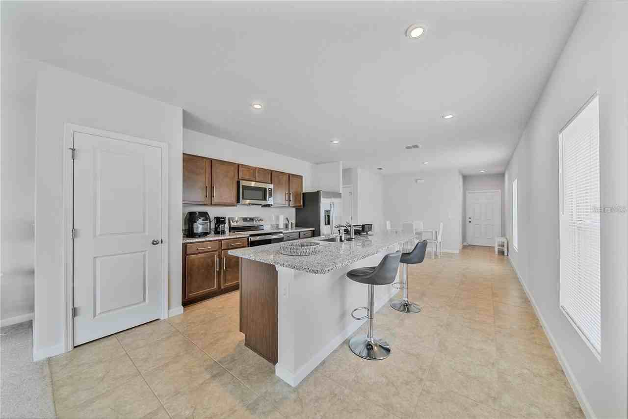 5736 Mast Ave - Photo 3 of 24