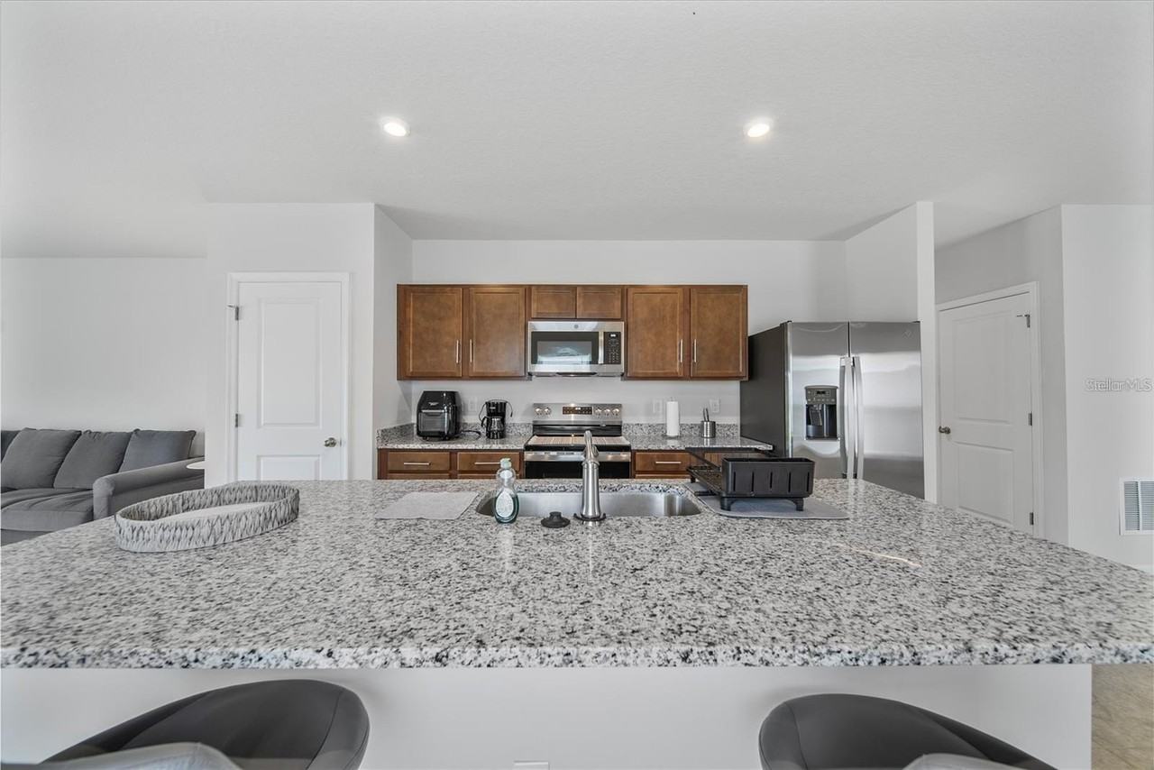 5736 Mast Ave - Photo 5 of 24