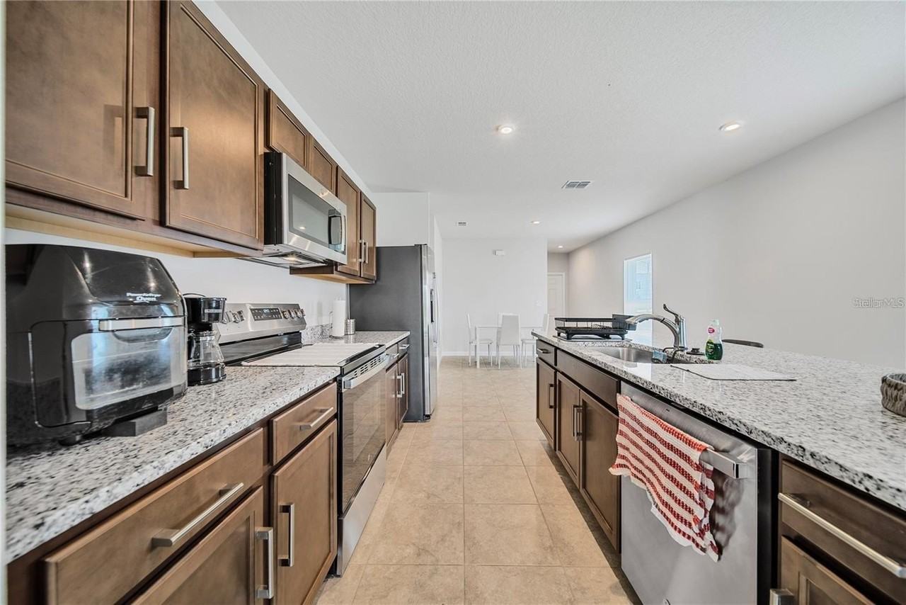 5736 Mast Ave - Photo 6 of 24