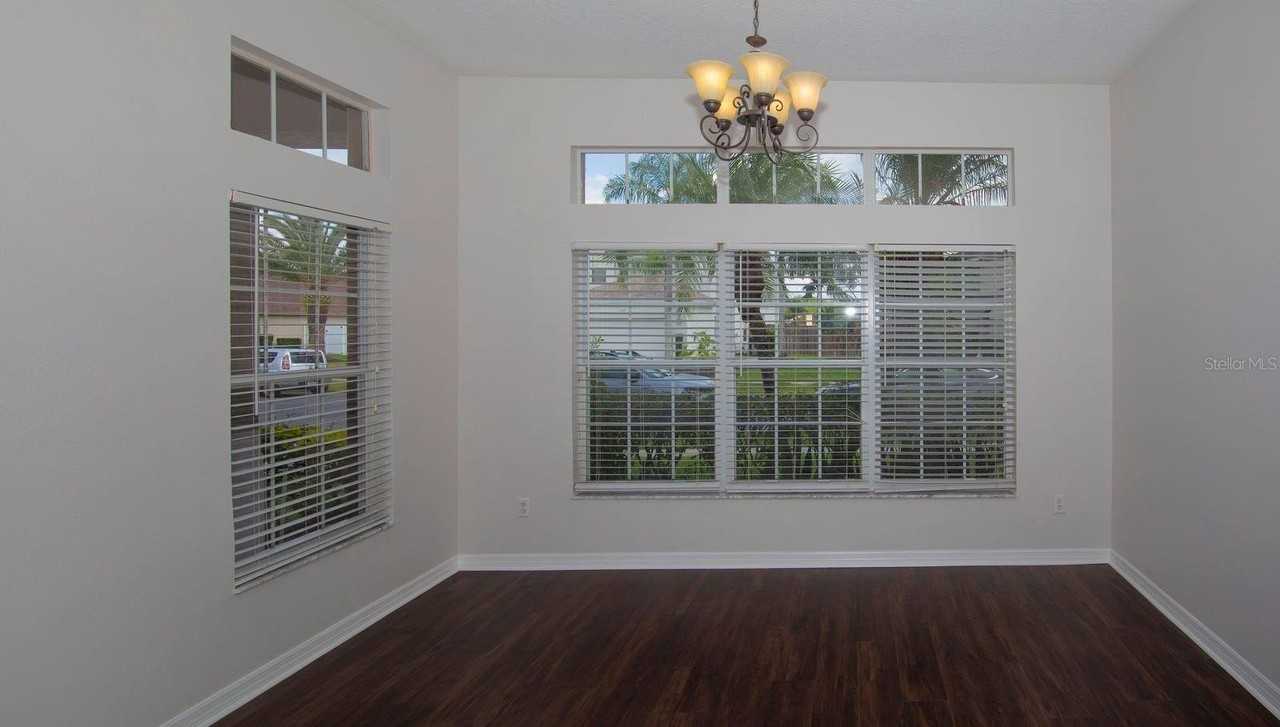 664 Cedar Forest Cir - Photo 4 of 37
