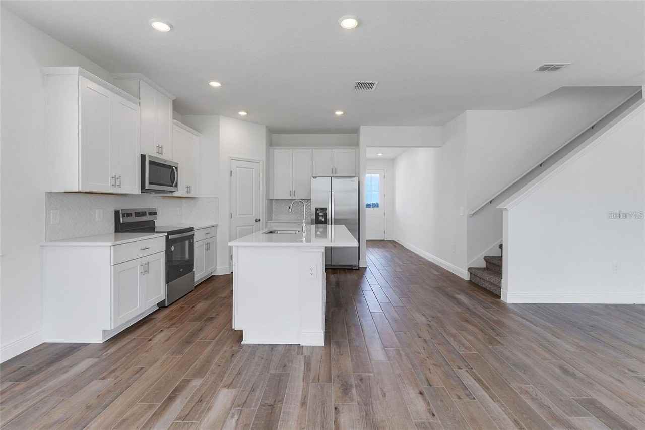 2248 Hen Rd - Photo 5 of 30